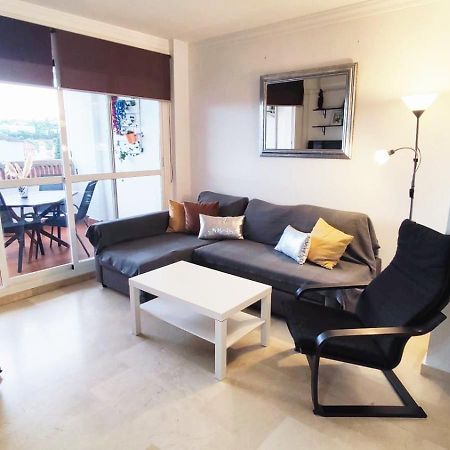 2Bdr Sunny Apartment With Pool And Private Parking In بينالماذينا المظهر الخارجي الصورة