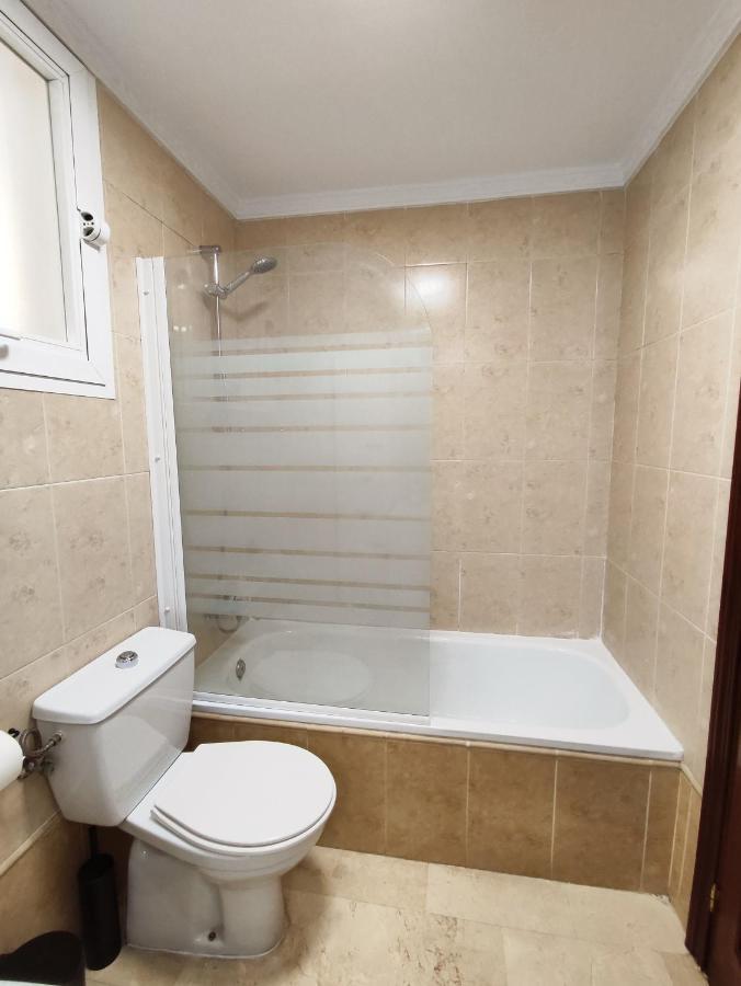 2Bdr Sunny Apartment With Pool And Private Parking In بينالماذينا المظهر الخارجي الصورة