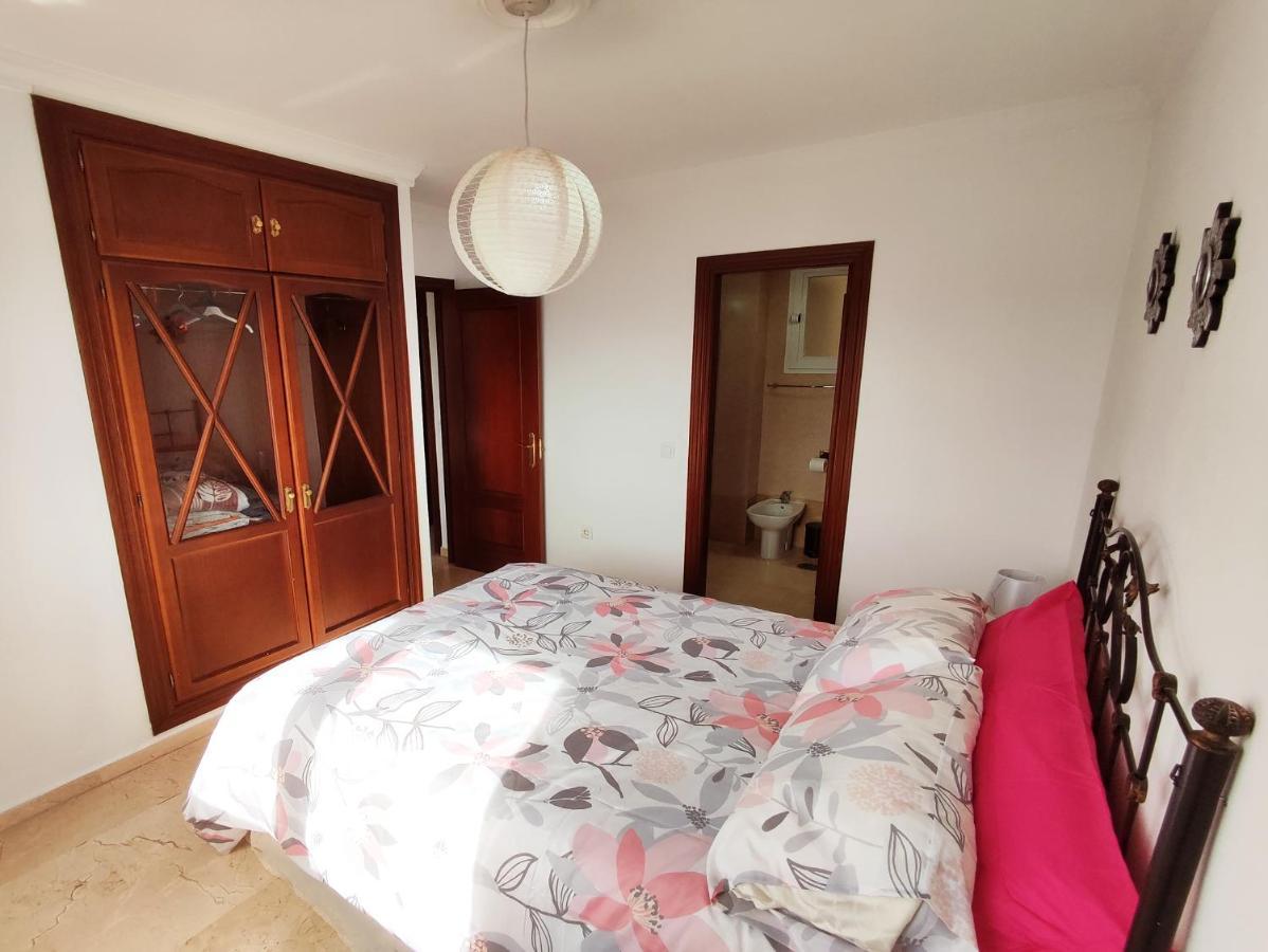 2Bdr Sunny Apartment With Pool And Private Parking In بينالماذينا المظهر الخارجي الصورة