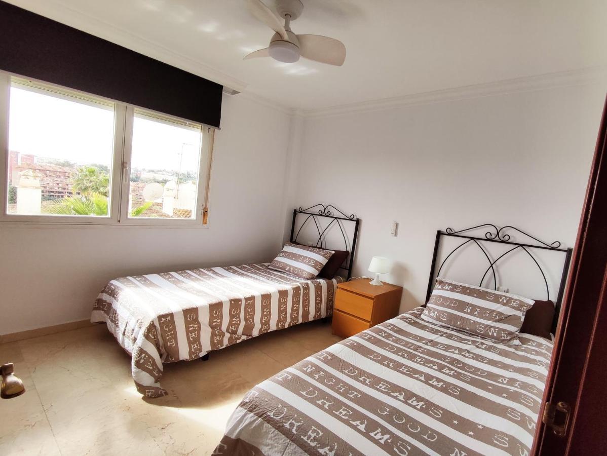 2Bdr Sunny Apartment With Pool And Private Parking In بينالماذينا المظهر الخارجي الصورة