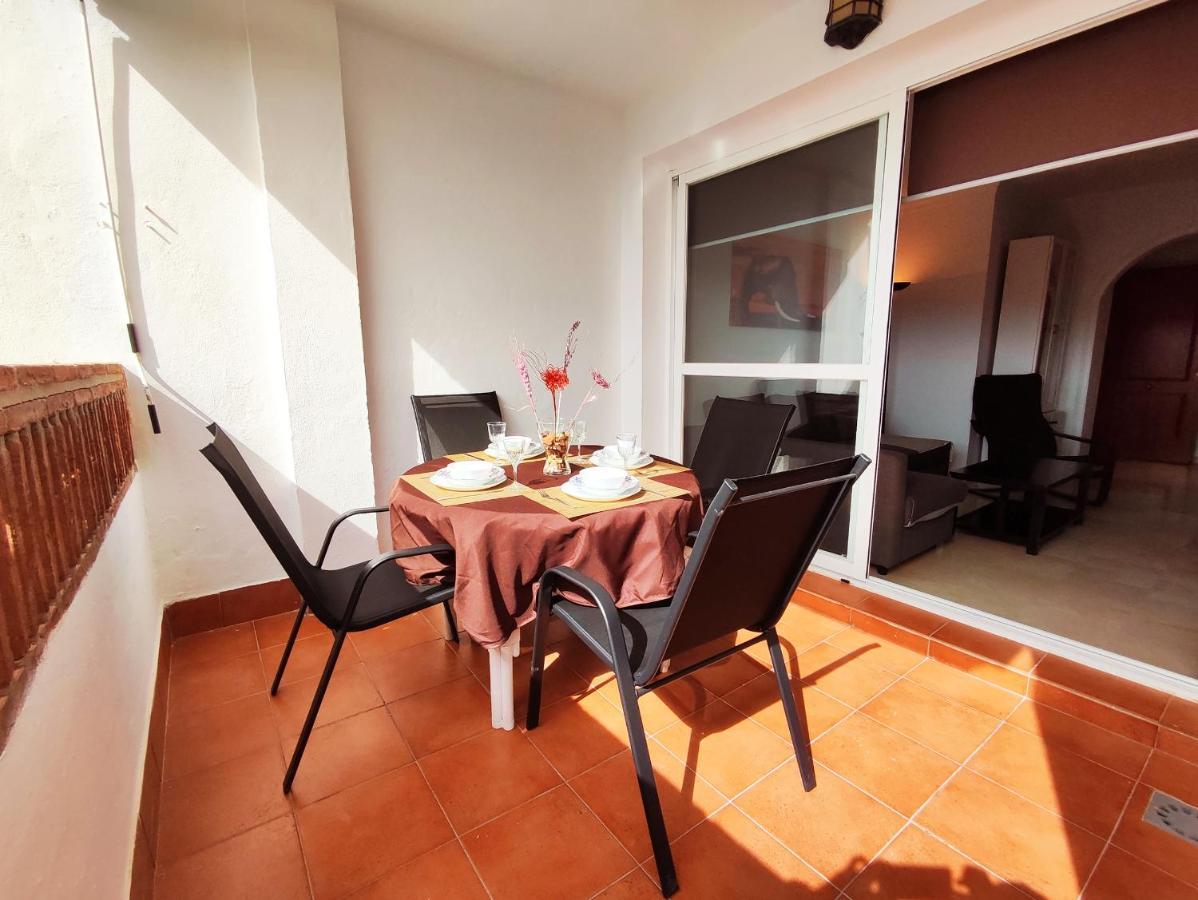 2Bdr Sunny Apartment With Pool And Private Parking In بينالماذينا المظهر الخارجي الصورة