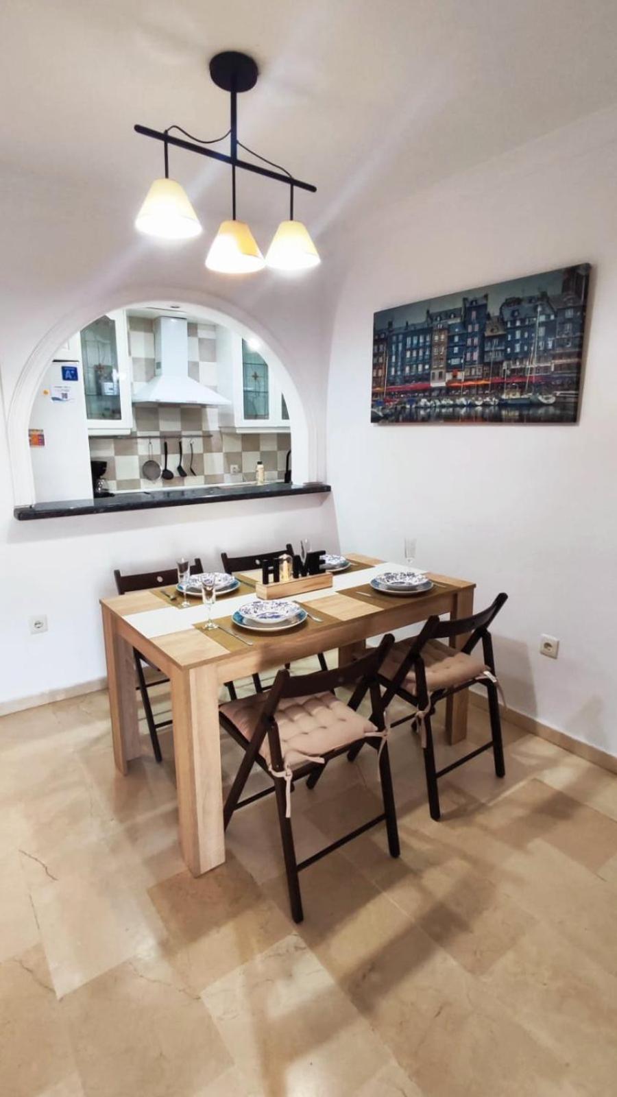 2Bdr Sunny Apartment With Pool And Private Parking In بينالماذينا المظهر الخارجي الصورة