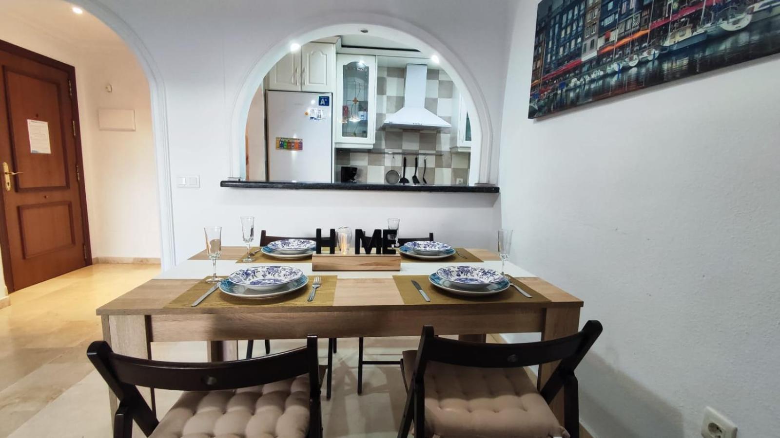 2Bdr Sunny Apartment With Pool And Private Parking In بينالماذينا المظهر الخارجي الصورة